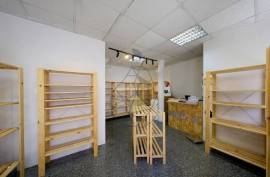 Building with Shop and Housing, Charm, Investment and Income in the Historic Center of Monchique Building with Shop and Housing, Charm, Investment and Income in the Historic Center of Monchique