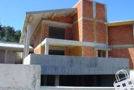 Detached house - House under construction with 600m² on the outskirts of the city