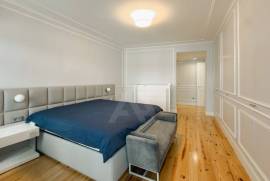 Apartamento T2 Totalmente Renovado e Mobilado em Lisboa