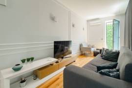 Apartamento T2 Totalmente Renovado e Mobilado em Lisboa