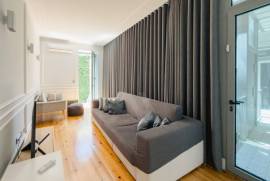 Apartamento T2 Totalmente Renovado e Mobilado em Lisboa