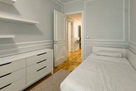 Apartamento T2 Totalmente Renovado e Mobilado em Lisboa