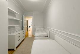 Apartamento T2 Totalmente Renovado e Mobilado em Lisboa