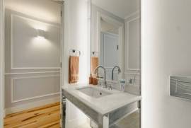 Apartamento T2 Totalmente Renovado e Mobilado em Lisboa