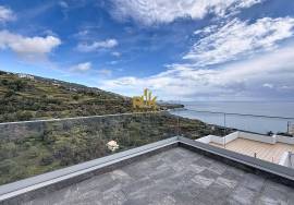 3 bedroom villa with sea view and pool