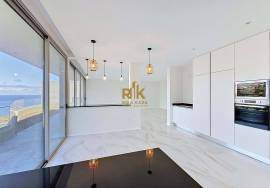 3 bedroom villa with sea view and pool