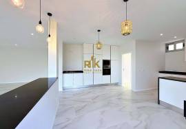 3 bedroom villa with sea view and pool