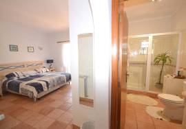 Classic 3-Bedroom Villa with Pool and Garage Classic 3-Bedroom Villa with Pool and Garage