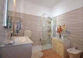 Classic 3-Bedroom Villa with Pool and Garage Classic 3-Bedroom Villa with Pool and Garage