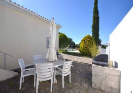 Classic 3-Bedroom Villa with Pool and Garage Classic 3-Bedroom Villa with Pool and Garage