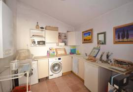 Classic 3-Bedroom Villa with Pool and Garage Classic 3-Bedroom Villa with Pool and Garage