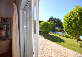 Classic 3-Bedroom Villa with Pool and Garage Classic 3-Bedroom Villa with Pool and Garage