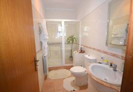 Classic 3-Bedroom Villa with Pool and Garage Classic 3-Bedroom Villa with Pool and Garage