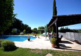 Classic 3-Bedroom Villa with Pool and Garage Classic 3-Bedroom Villa with Pool and Garage