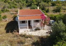 Charming Country Villa with Annex & Large Plot for Sale in Paderne, Algarve