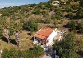 Charming Country Villa with Annex & Large Plot for Sale in Paderne, Algarve