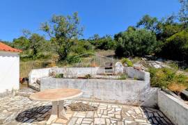 Charming Country Villa with Annex & Large Plot for Sale in Paderne, Algarve