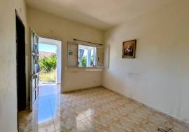 Charming Country Villa with Annex & Large Plot for Sale in Paderne, Algarve