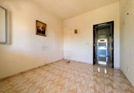 Charming Country Villa with Annex & Large Plot for Sale in Paderne, Algarve