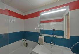 Renovated semi-detached villa with private garage, two patios and swimming pool in East Seville