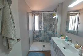 Renovated semi-detached villa with private garage, two patios and swimming pool in East Seville