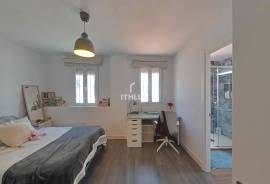 Renovated semi-detached villa with private garage, two patios and swimming pool in East Seville