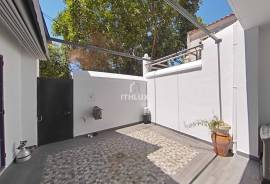 Renovated semi-detached villa with private garage, two patios and swimming pool in East Seville