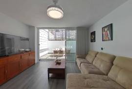 Renovated semi-detached villa with private garage, two patios and swimming pool in East Seville