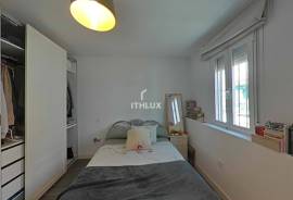 Renovated semi-detached villa with private garage, two patios and swimming pool in East Seville