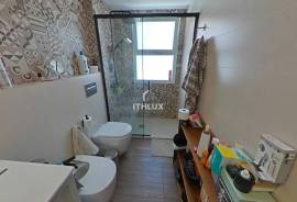 Renovated semi-detached villa with private garage, two patios and swimming pool in East Seville