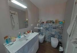 Renovated semi-detached villa with private garage, two patios and swimming pool in East Seville