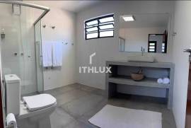 Spectacular Villa with Pool and 1,000 m² of Land on Quadra da Praia | Pernambuco Beach, Guarujá Spectacular Villa with Pool and 1,000 m² of Land on Quadra da Praia | Pernambuco Beach, Guarujá