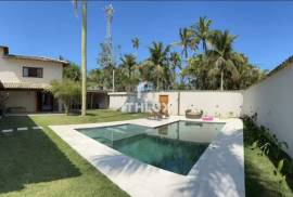 Spectacular Villa with Pool and 1,000 m² of Land on Quadra da Praia | Pernambuco Beach, Guarujá Spectacular Villa with Pool and 1,000 m² of Land on Quadra da Praia | Pernambuco Beach, Guarujá