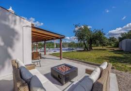 Beautifully Restored Traditional Portuguese Home with Heated Pool near Santa Barbara de Nexe