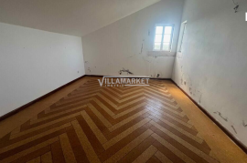 Farm consisting of a 4 bedroom villa and a warehouse with 5750 m2 located in Borba Farm consisting of a 4 bedroom villa and a warehouse with 5750 m2 located in Borba