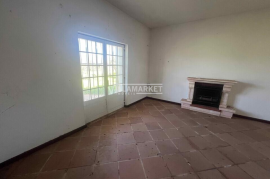 Farm consisting of a 4 bedroom villa and a warehouse with 5750 m2 located in Borba Farm consisting of a 4 bedroom villa and a warehouse with 5750 m2 located in Borba