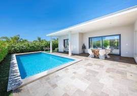 Single Storey 3 Bedroom Villa with Pool, next to Ria Formosa, Faro