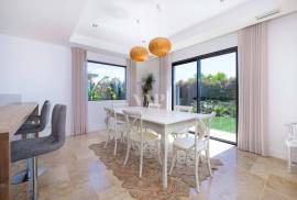 Single Storey 3 Bedroom Villa with Pool, next to Ria Formosa, Faro