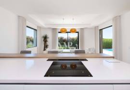 Single Storey 3 Bedroom Villa with Pool, next to Ria Formosa, Faro