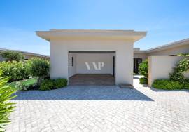 Single Storey 3 Bedroom Villa with Pool, next to Ria Formosa, Faro
