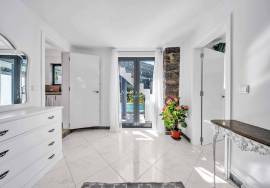 Serene Retreat: Greek-style Home in Madalena do Mar Serene Retreat: Greek-style Home in Madalena do Mar