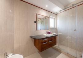 Top floor 1 bed with the most amazing estuary and sea views Top floor 1 bed with the most amazing estuary and sea views