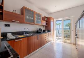 Top floor 1 bed with the most amazing estuary and sea views Top floor 1 bed with the most amazing estuary and sea views