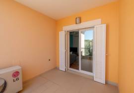 Top floor 1 bed with the most amazing estuary and sea views Top floor 1 bed with the most amazing estuary and sea views