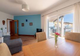 Top floor 1 bed with the most amazing estuary and sea views Top floor 1 bed with the most amazing estuary and sea views