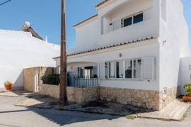 Character-filled 4 Bedroom Villa with Pool near Luz Character-filled 4 Bedroom Villa with Pool near Luz