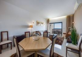 2 bedroom apartment with spectacular sea views
