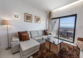 2 bedroom apartment with spectacular sea views