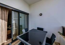 2 bedroom apartment with spectacular sea views