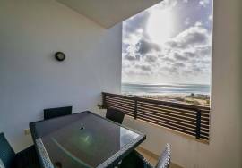 2 bedroom apartment with spectacular sea views